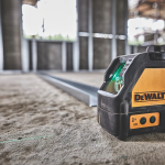 poziomowanie z poziomicą laserową Dewalt