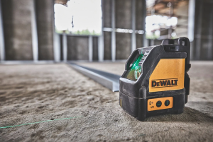 poziomowanie z poziomicą laserową Dewalt